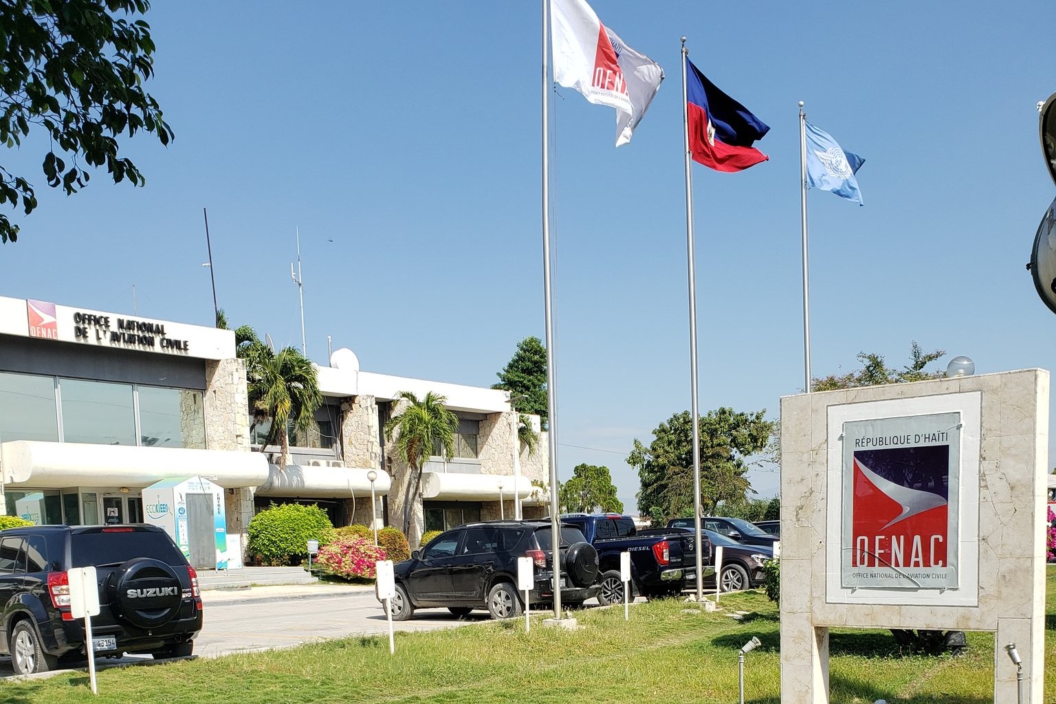 La seule compagnie aérienne en opération régulière suspend ses vols mais les vols se poursuivent normalement, assure l’OFNAC