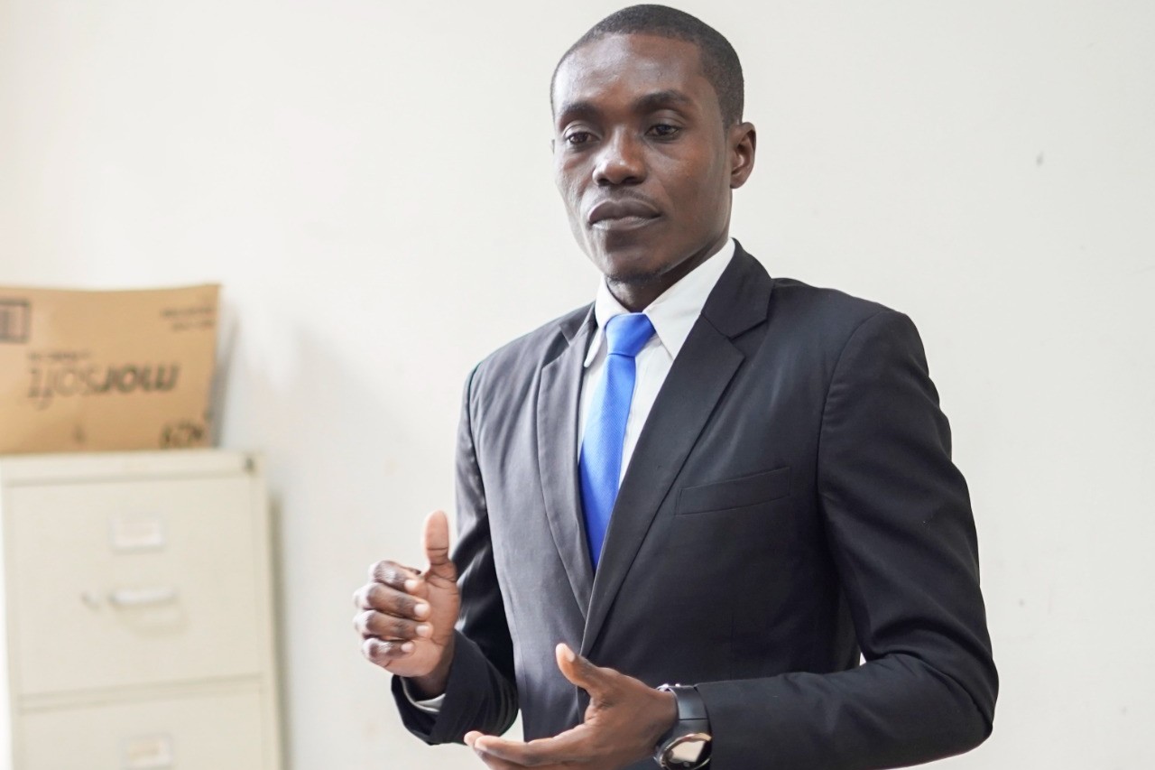 Richardson Pierre explore les stratégies des médias haïtiens pour valoriser leur image