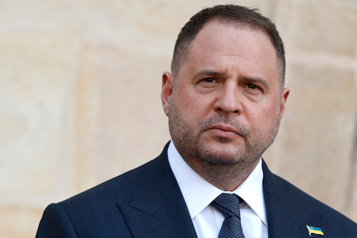 Zelensky limoge son bras droit après des perquisitions anticorruption