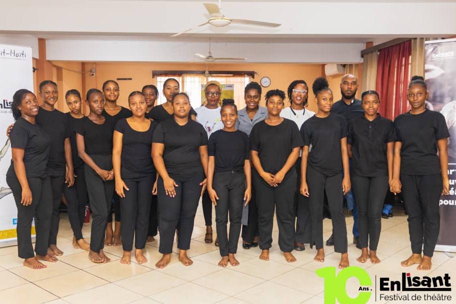 Des élèves interprètent « Textamentaires » de Frankétienne