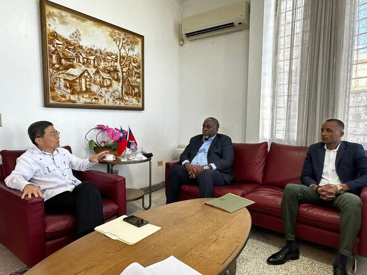 Discussions entre le maire de Port-au-Prince et l’Ambassadeur de Taïwan autour de projets de coopération