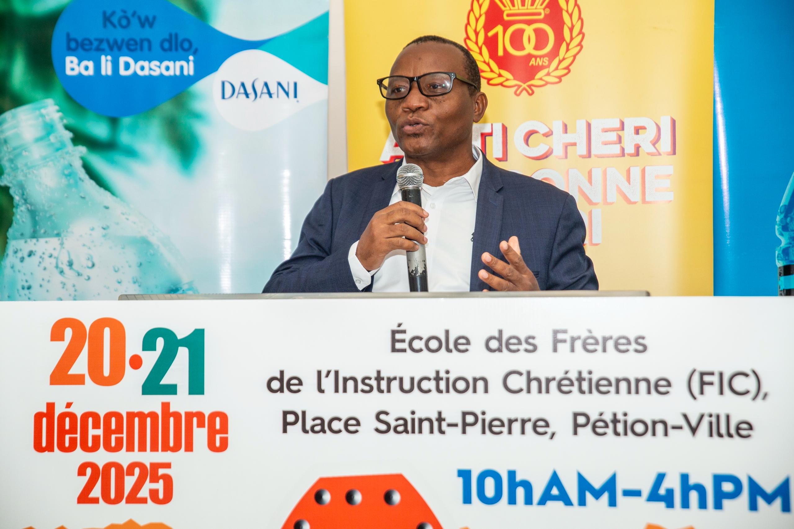 Le ministère de la Culture aux côtés des artisans du village artistique de Noailles