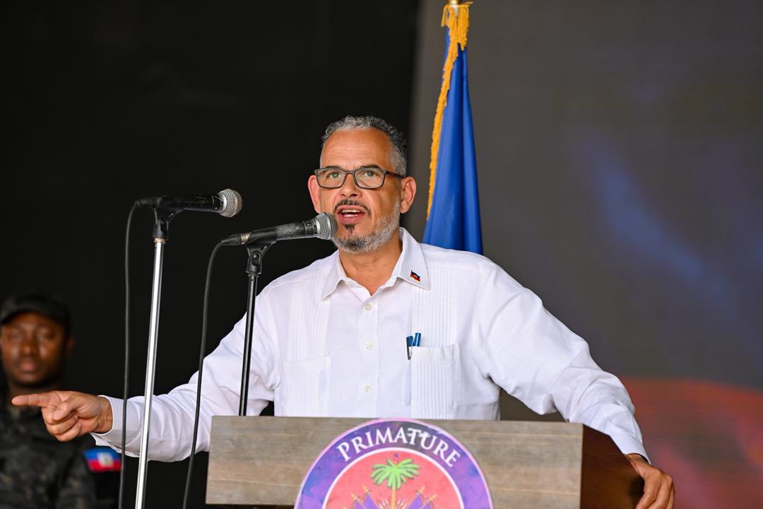 Sécurité, gouvernance et élections : le Premier ministre mobilise les élus locaux