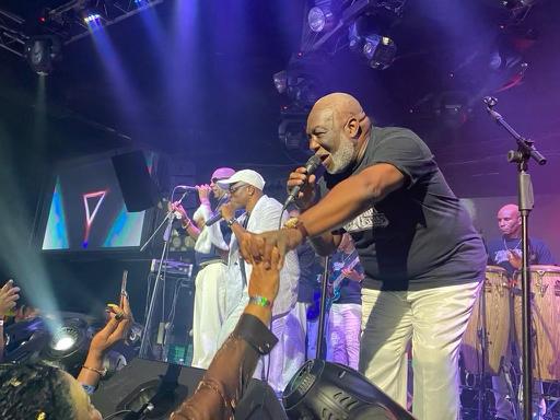 Quand la folie mène au succès: le témoignage de Fanfan Ti Bòt sur Tabou Combo