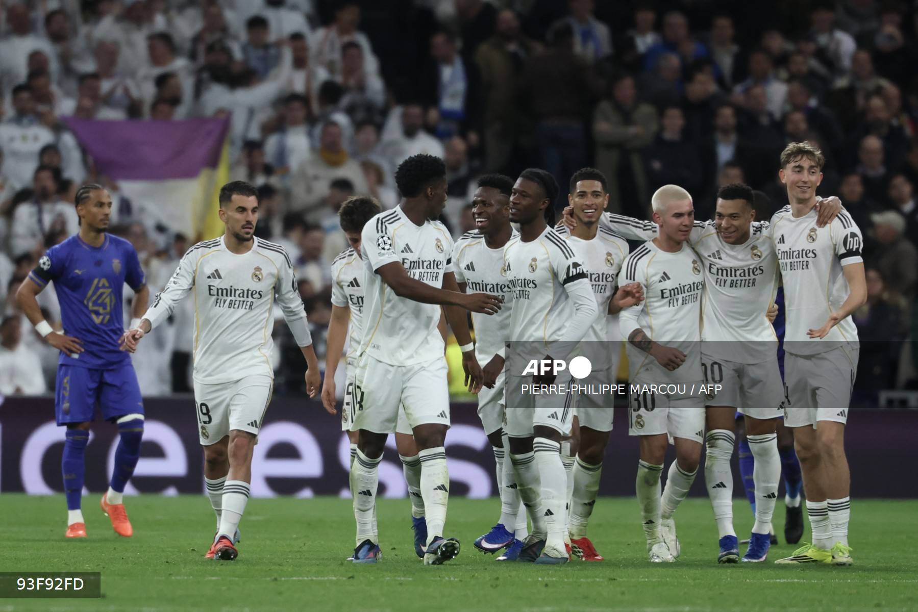 Ligue des champions: Arsenal file en 8e, City et le Paris SG chutent