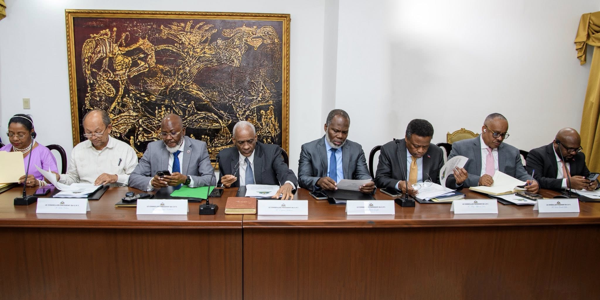 Haïti : Cinq membres du CPT signent pour changer de gouvernement en dépit des mises en garde émises par les Etats-Unis d’Amérique, l’ONU et Laurent Saint-Cyr