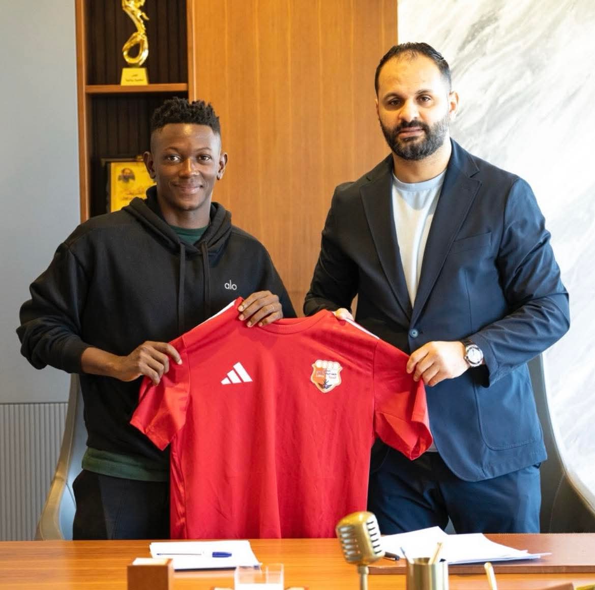 Découverte d'un quatrième continent pour Jayro Jean