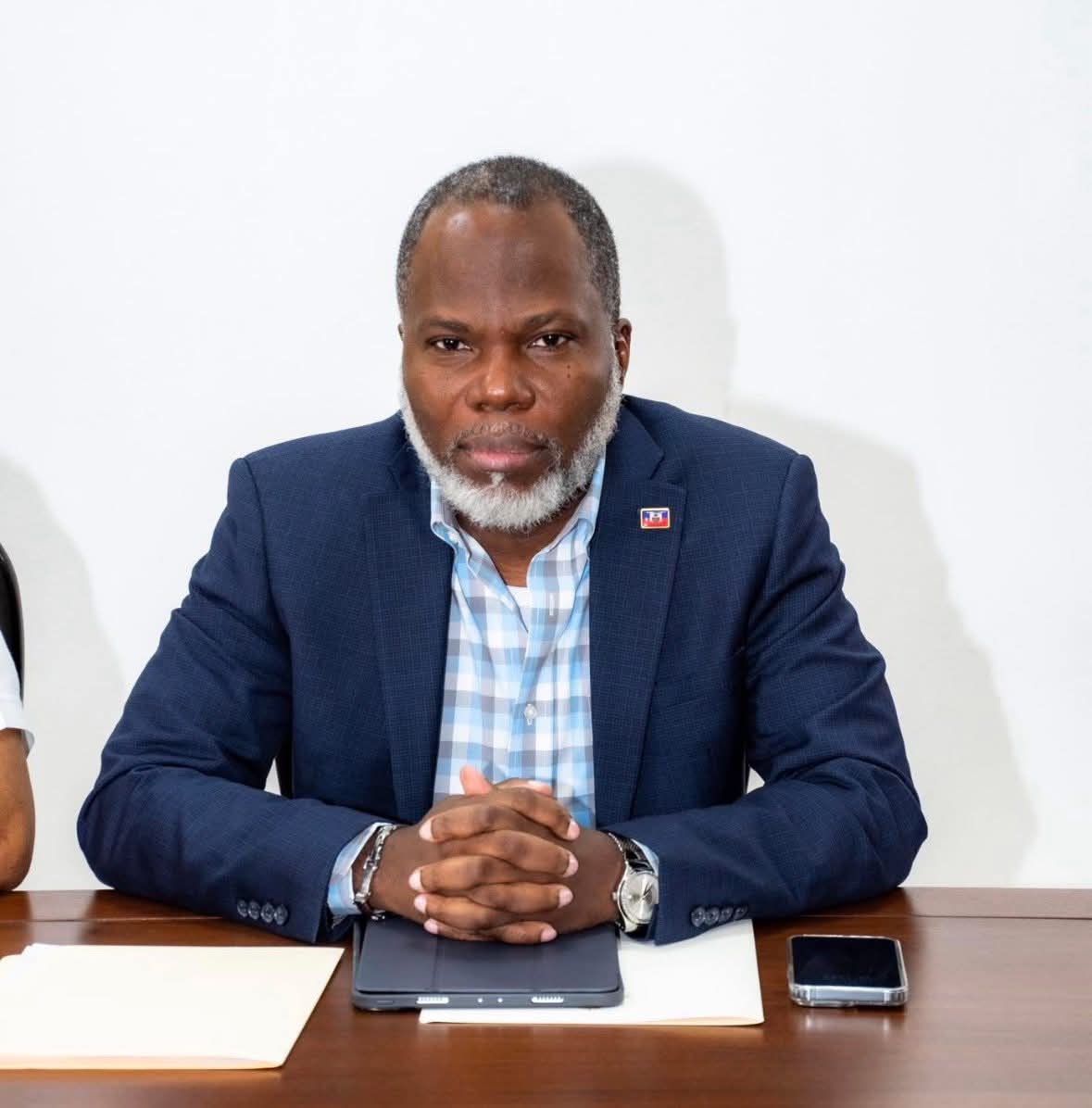 L’ex-conseiller présidentiel Frinel Joseph dépose sa déclaration de patrimoine  