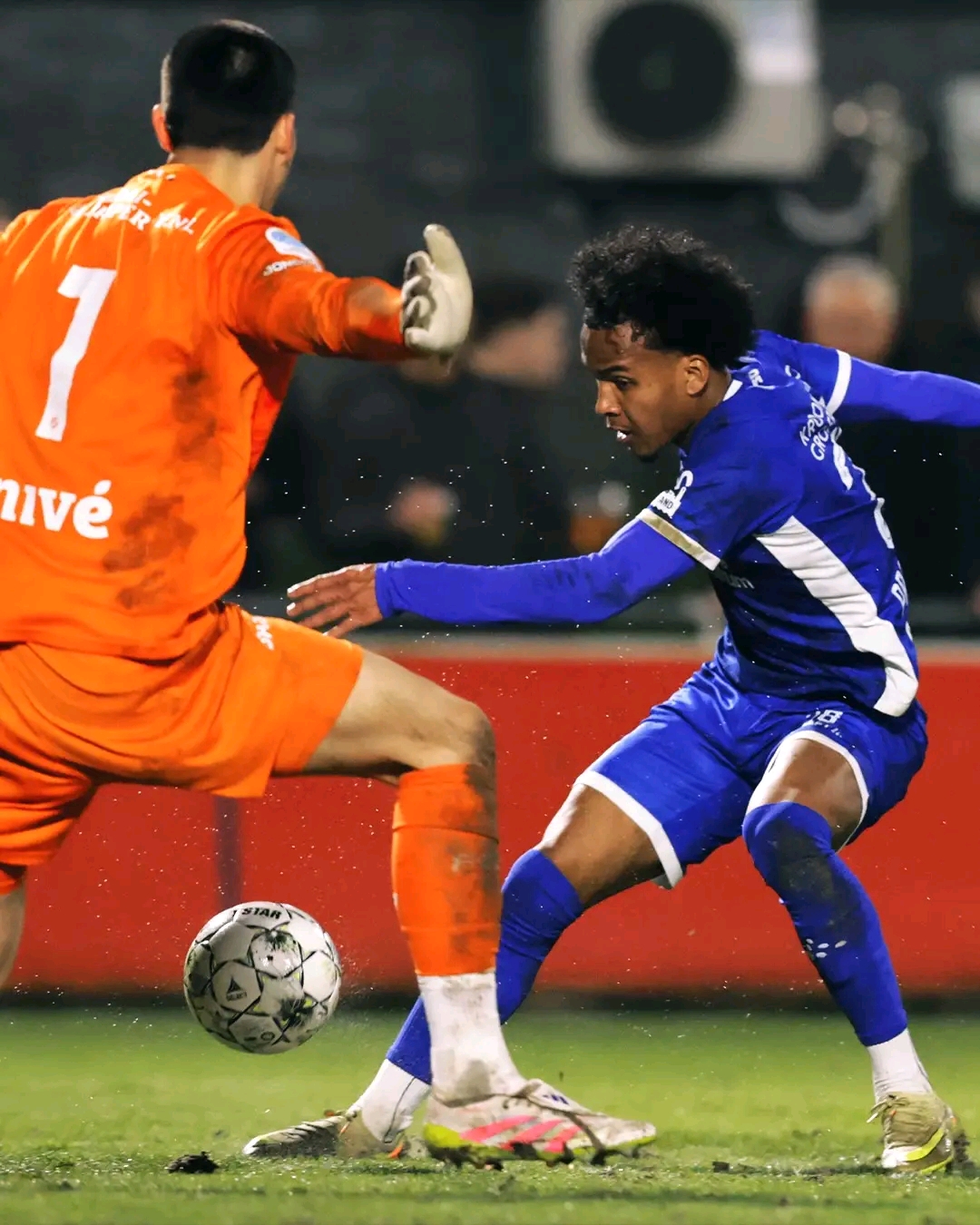 Ruben Providence porte-étendard d'Almere City, Josué Casimir buteur