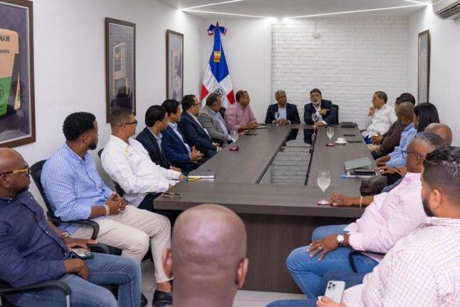 Réunion des groupements commerciaux dominicains pour dynamiser les exportations vers Haïti