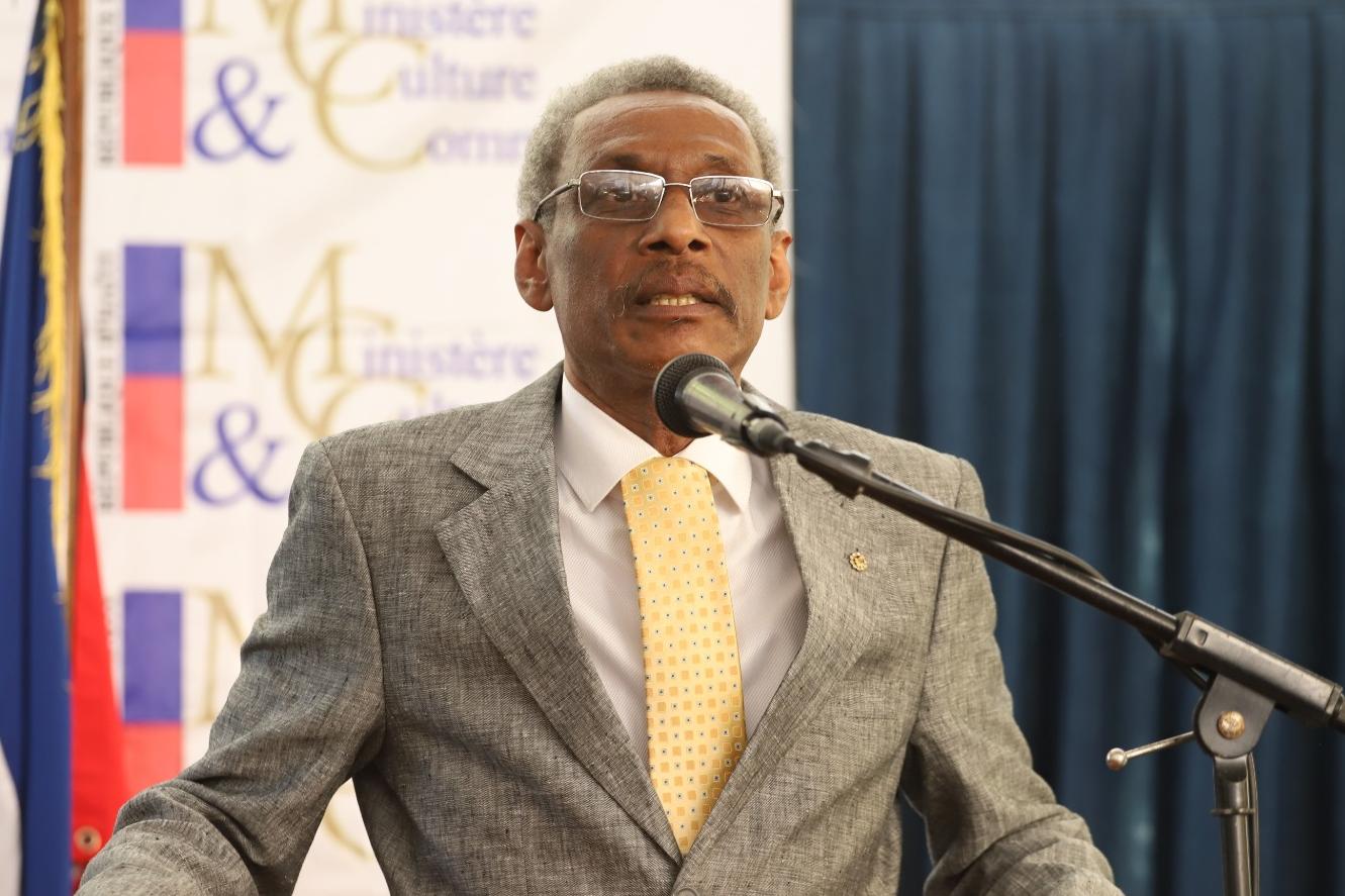 Emmanuel Ménard investi dans ses fonctions de ministre de la Culture et de la Communication