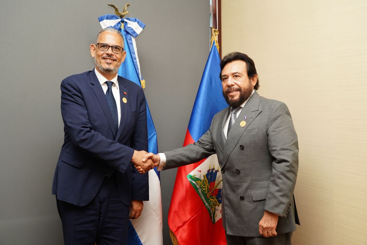 Rencontre entre le Premier ministre Fils-Aimé et le vice-président salvadorien sur la stabilisation en Haïti
