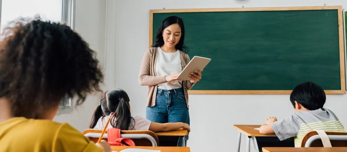 Des prédictions à la pratique : ce que les données d'utilisation de l'IA révèlent sur l'avenir du travail