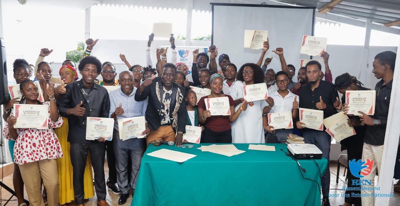 Jounen lekti pou elèv, etidyan, editè ak ekriven