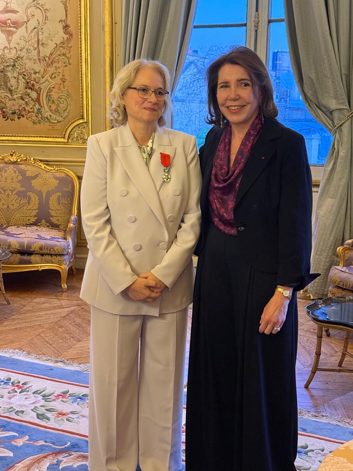 Légion d'honneur : L'ambassadeur Hélène Roos promue Chevalier