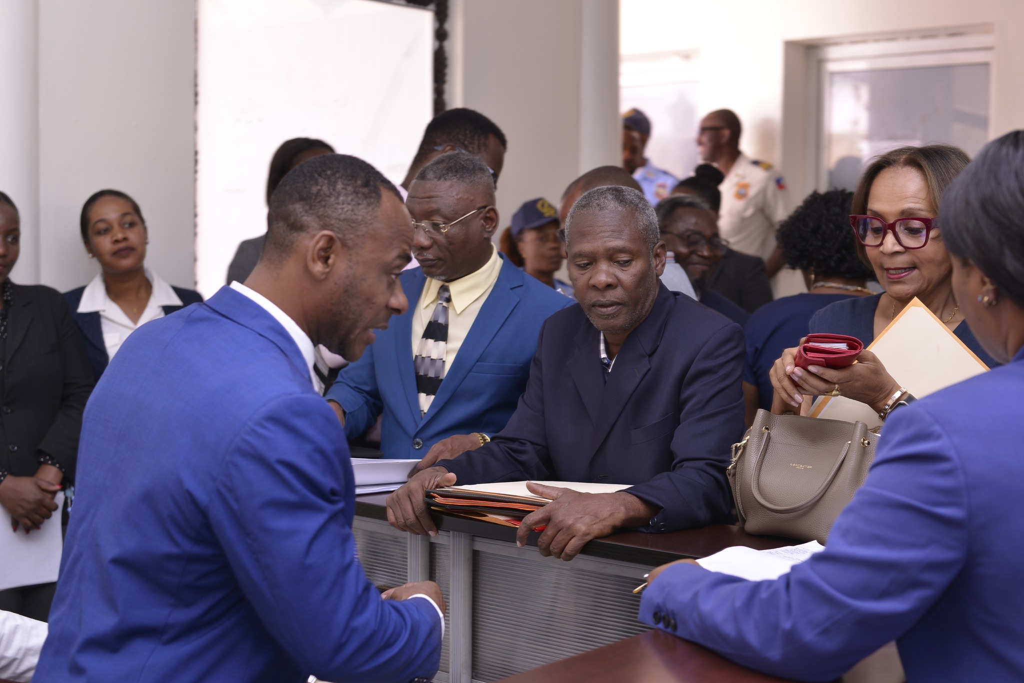 282 partis politiques sur 320 agréés par le CEP en attendant...