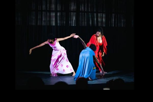 Trizili : Un spectacle du féminin haïtien entre mémoire, corps et sacré