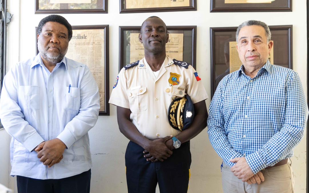 Le directeur général de la PNH Vladimir Paraison a visité Le Nouvelliste