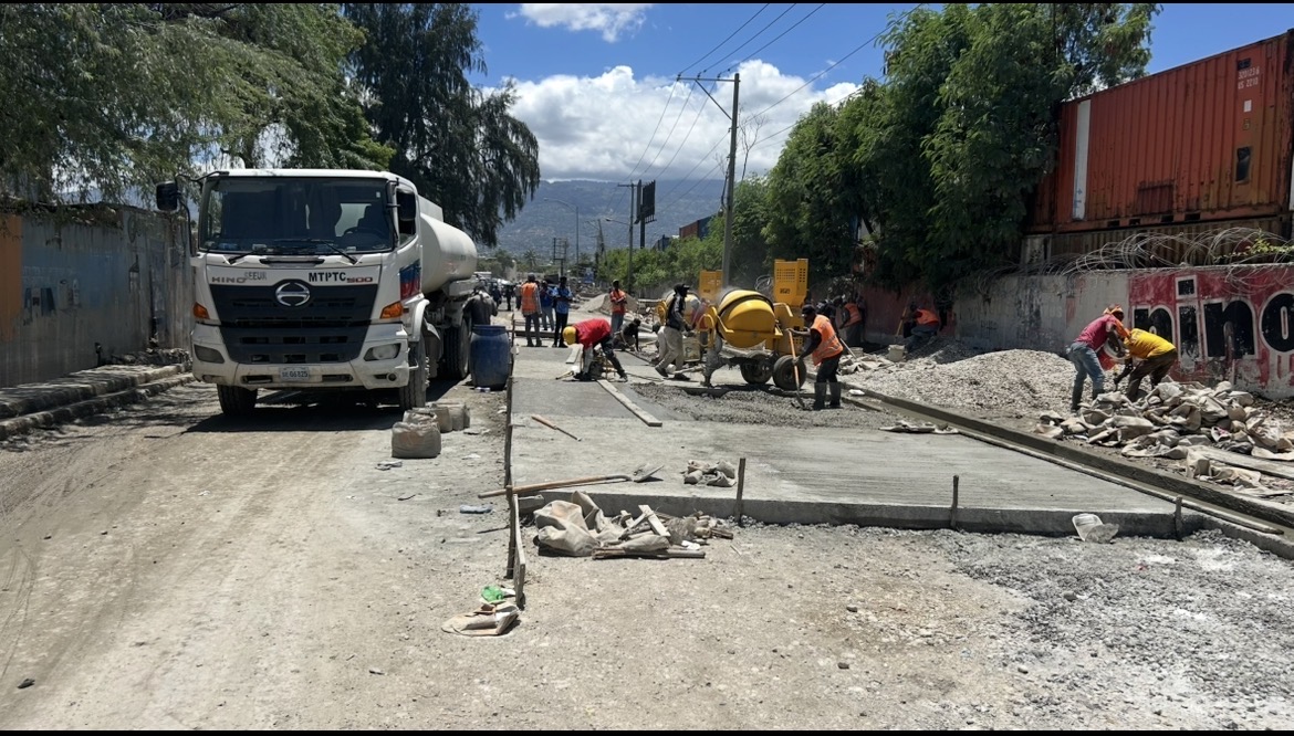 Routes dégradées : les travaux du MTPTC peinent à suivre dans la capitale
