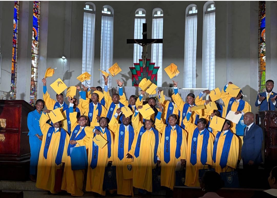 Cérémonie de collation de diplômes de la première promotion de l’Université Notre-Dame d’Haïti à Saint-Marc