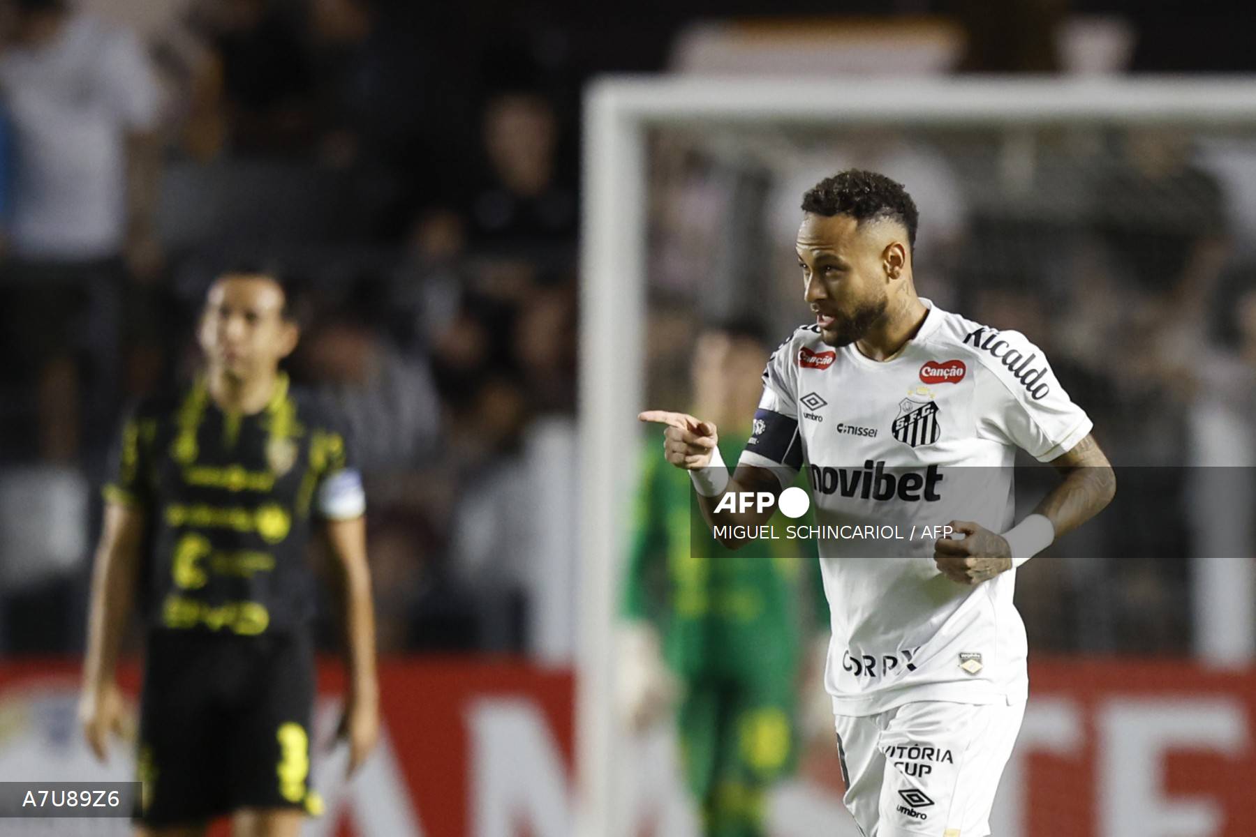 Espagne: la relaxe de Neymar dans le process de son transfert au Barça confirmée