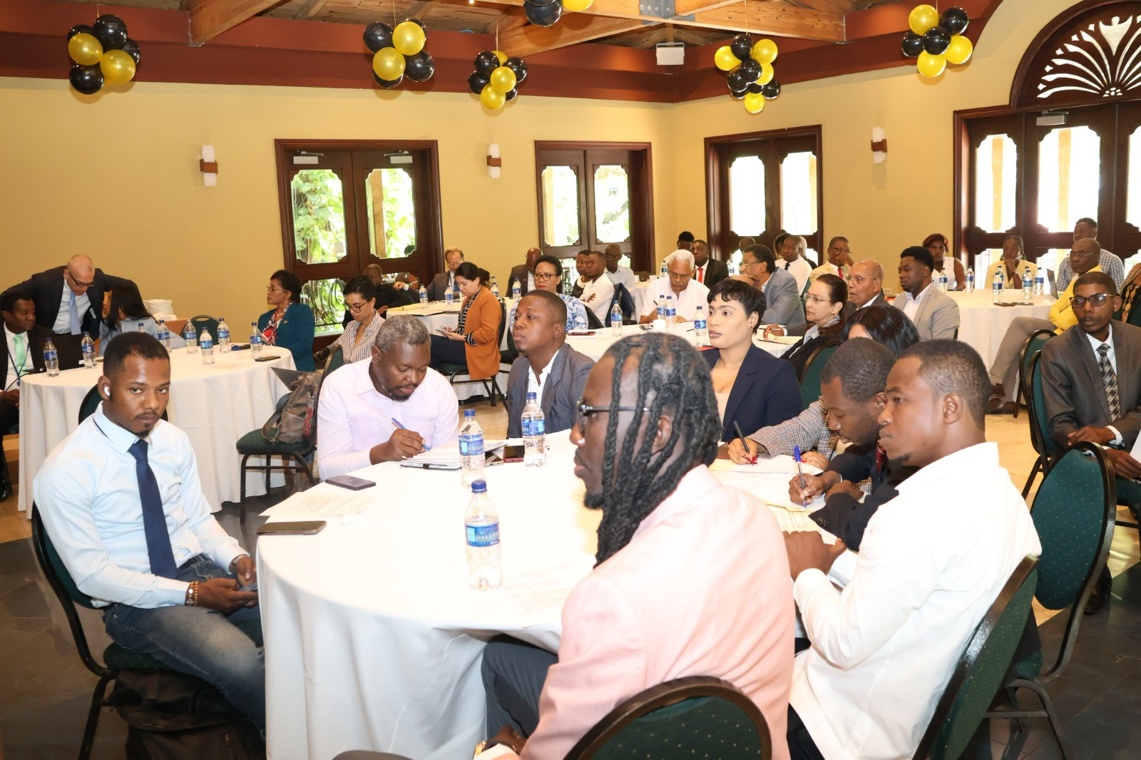 Le BINUH échange avec la société civile sur la sécurité, la gouvernance et les élections