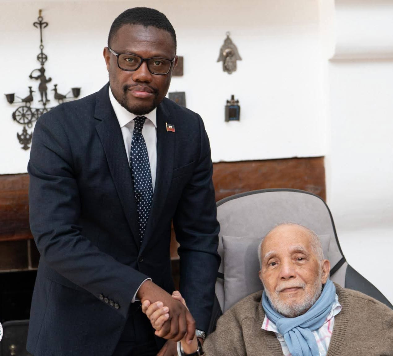 L'ambassade d'Haïti en France rend hommage à René Depestre