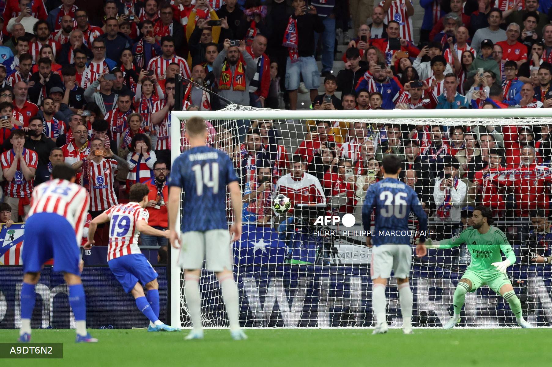 Ligue des Champions: l'Atlético Madrid et Arsenal sortent vivants de la première manche