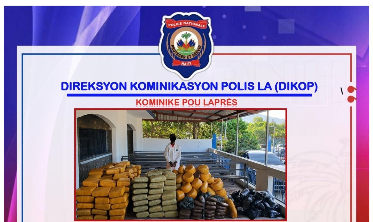 Remise à la PNH d’une importante cargaison de drogue saisie près du Môle Saint-Nicolas