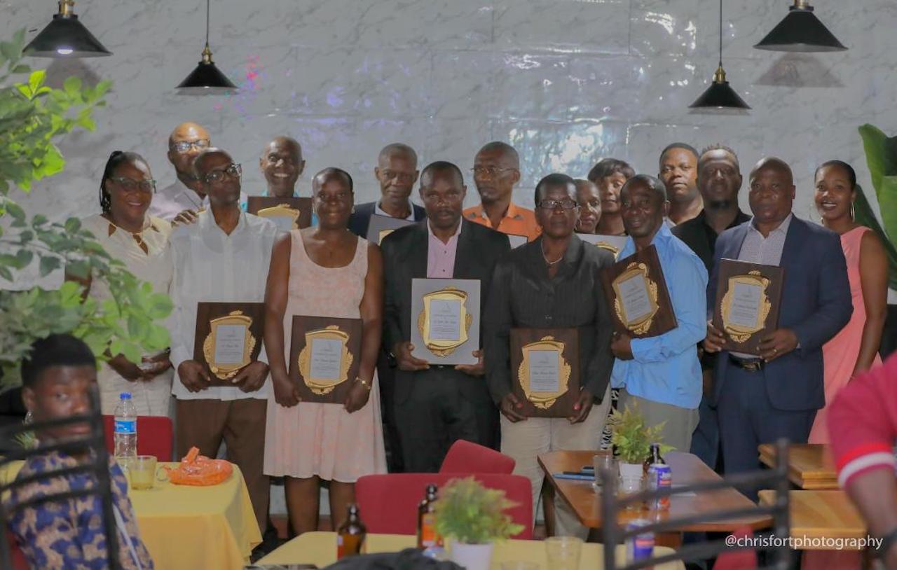 Vingt enseignants honorés à Jacmel : Limyè célèbre des décennies de dévouement.