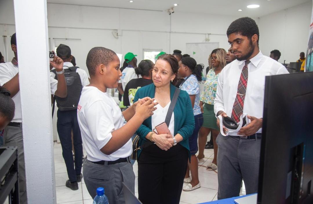 Technologie et innovation : des solutions haïtiennes à la foire du CONATEL