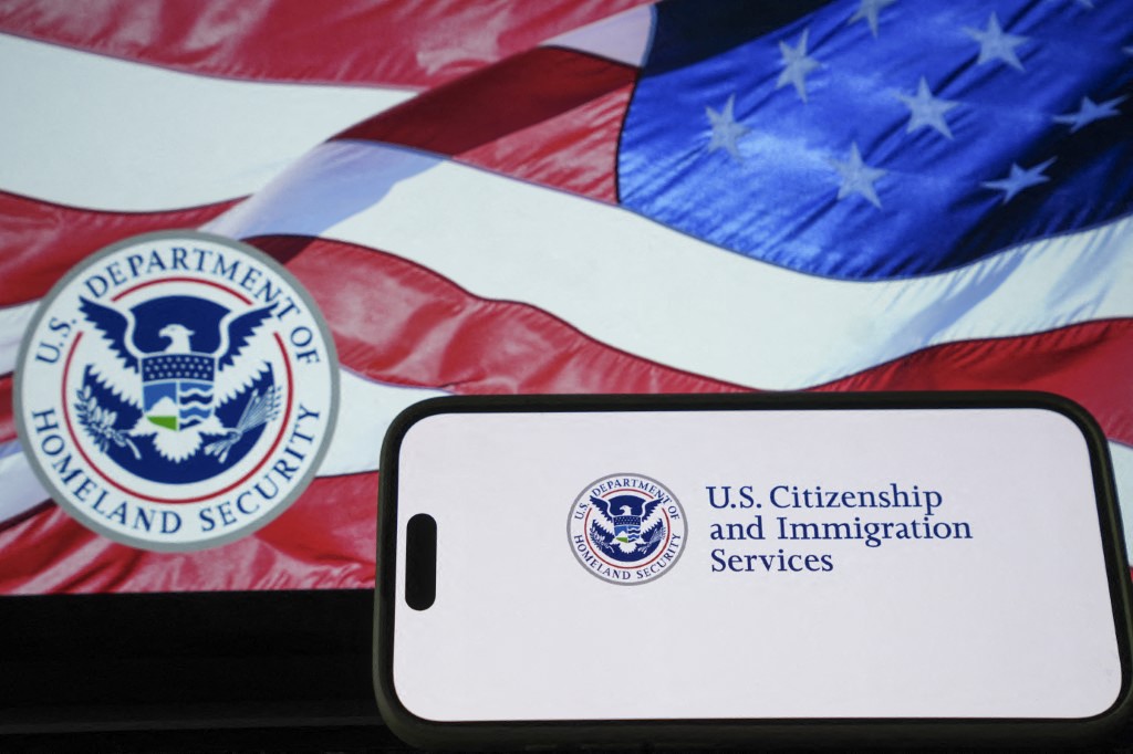Tour de vis de l'administration Trump pour devenir résident permanent aux Etats-Unis