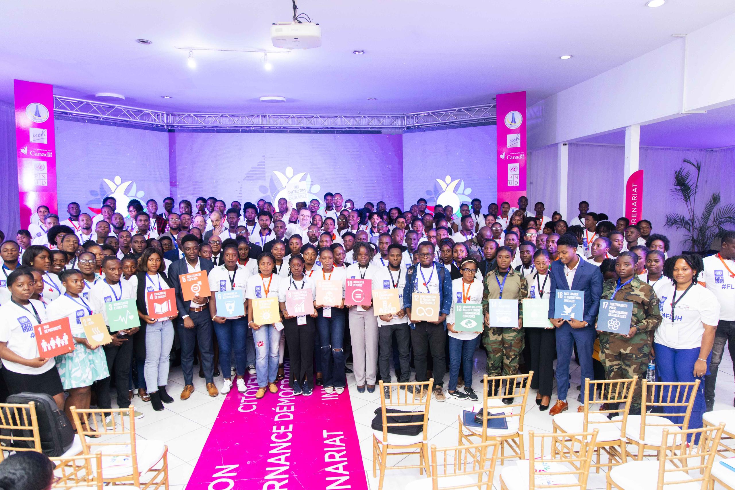 Une foire à l’emploi pour boucler le forum du leadership des jeunes