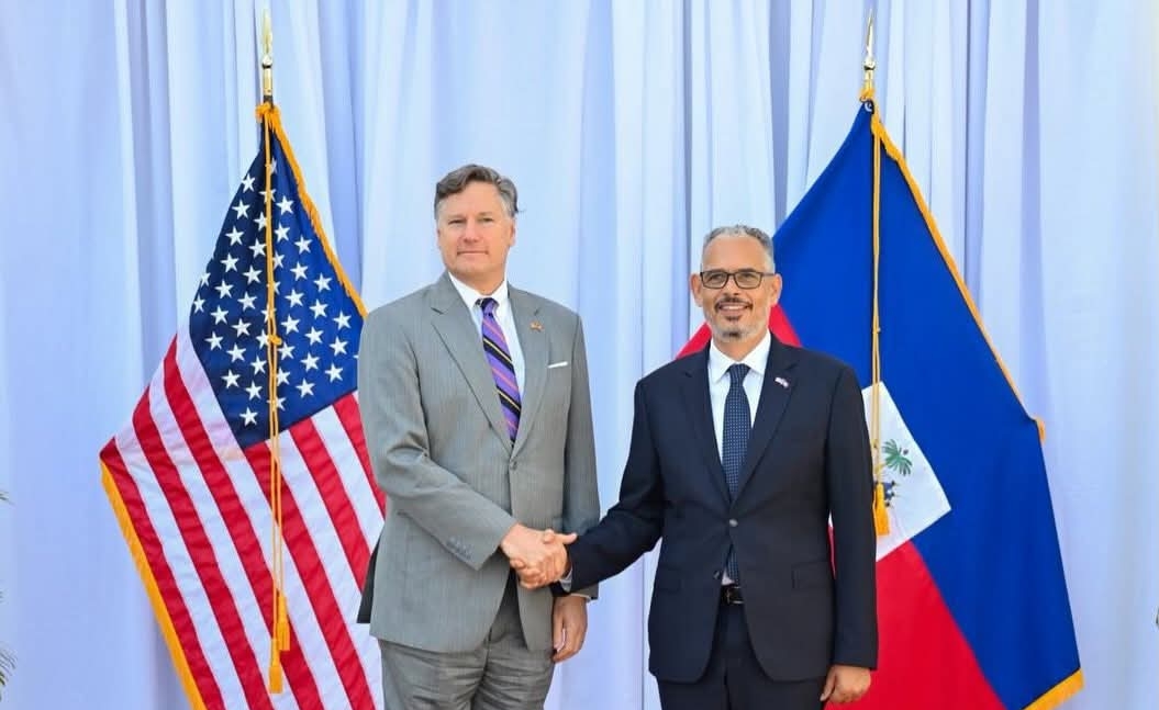 Alix Didier Fils-Aimé rencontre le vice-secrétaire d’État des États-Unis au Palais national