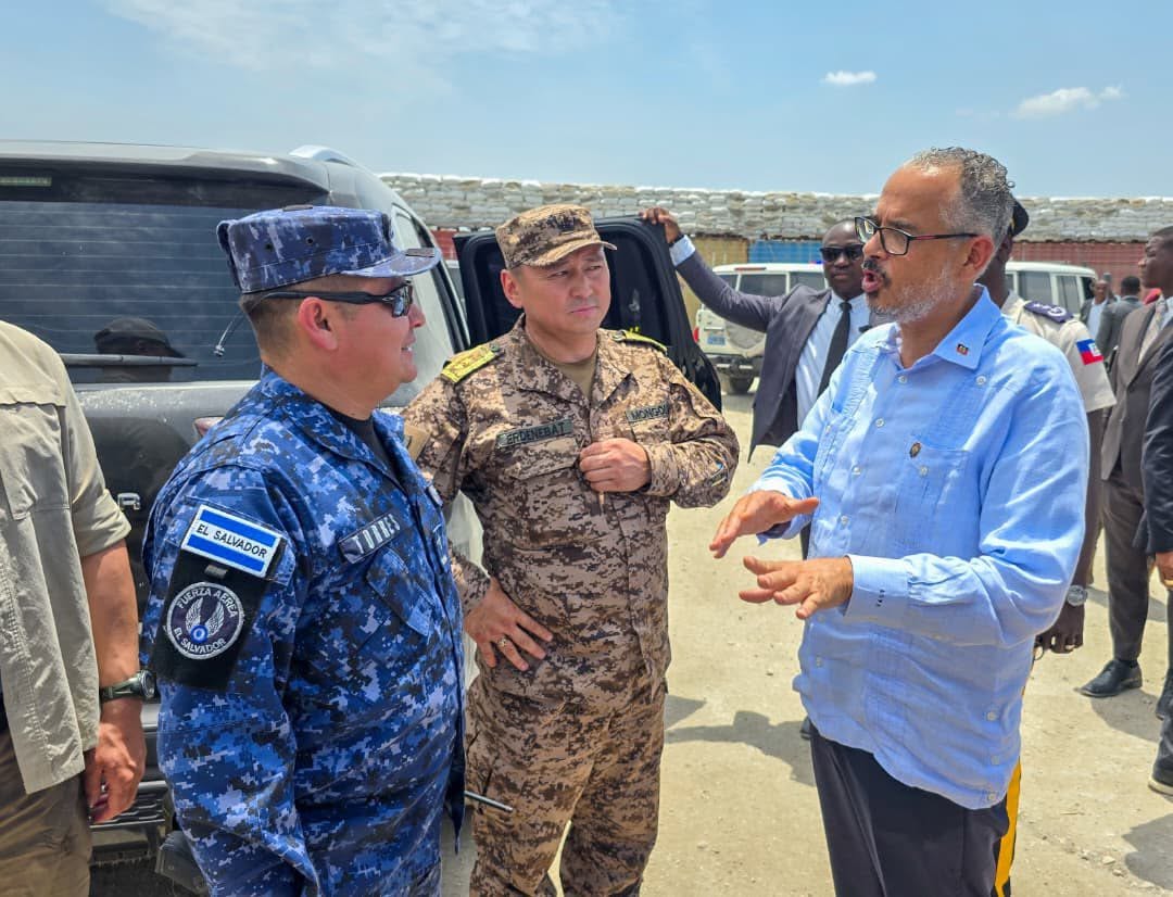 Lutte contre l’insécurité : visite du Premier ministre à la base de la FRG