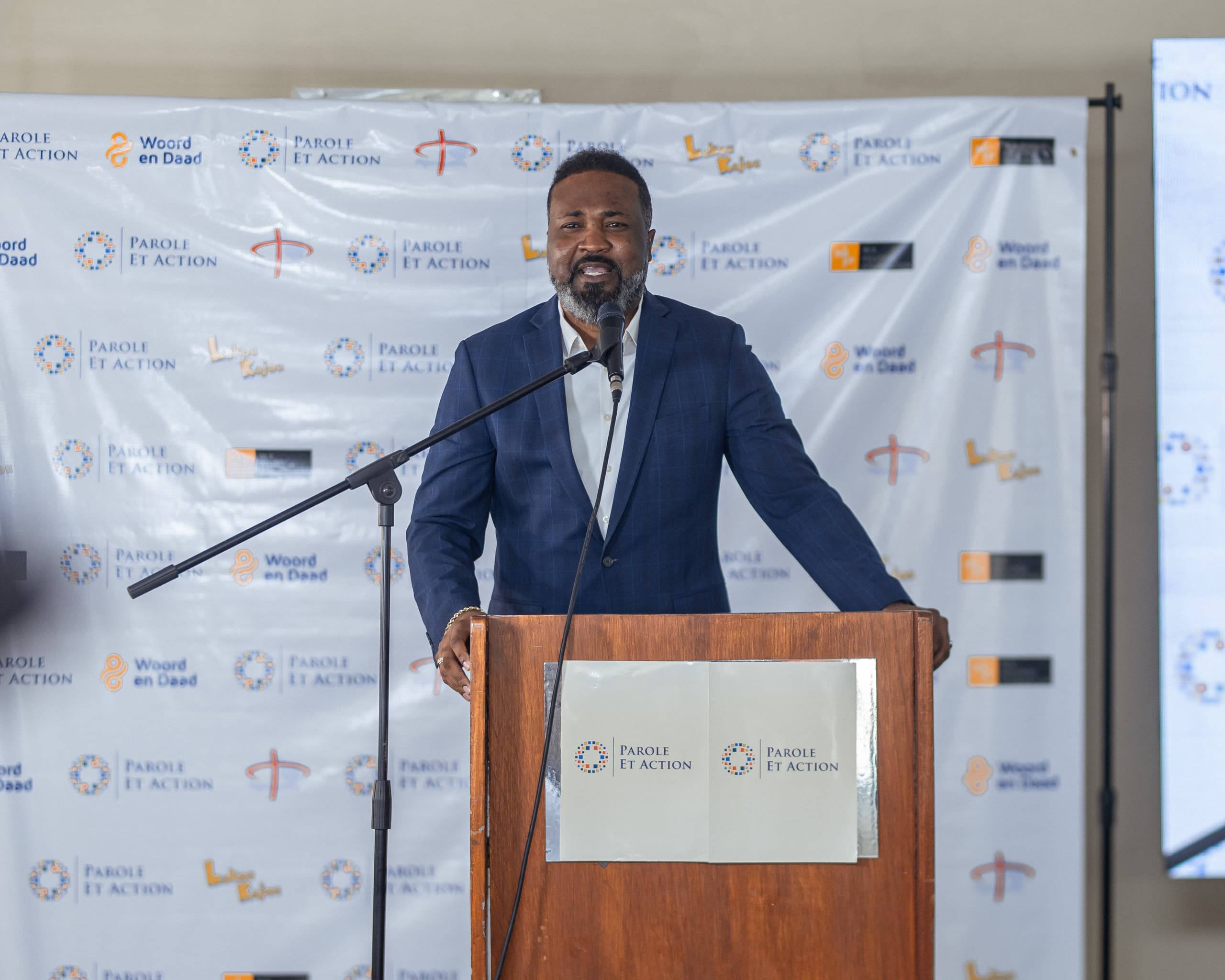 Parole et Action mise sur la technologie pour former 10 000 enseignants