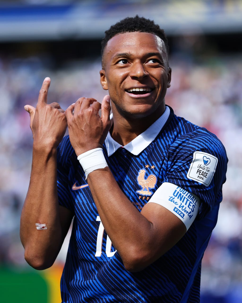 Auteur d'un doublé face au Sénégal, Kylian Mbappé fait tomber des records