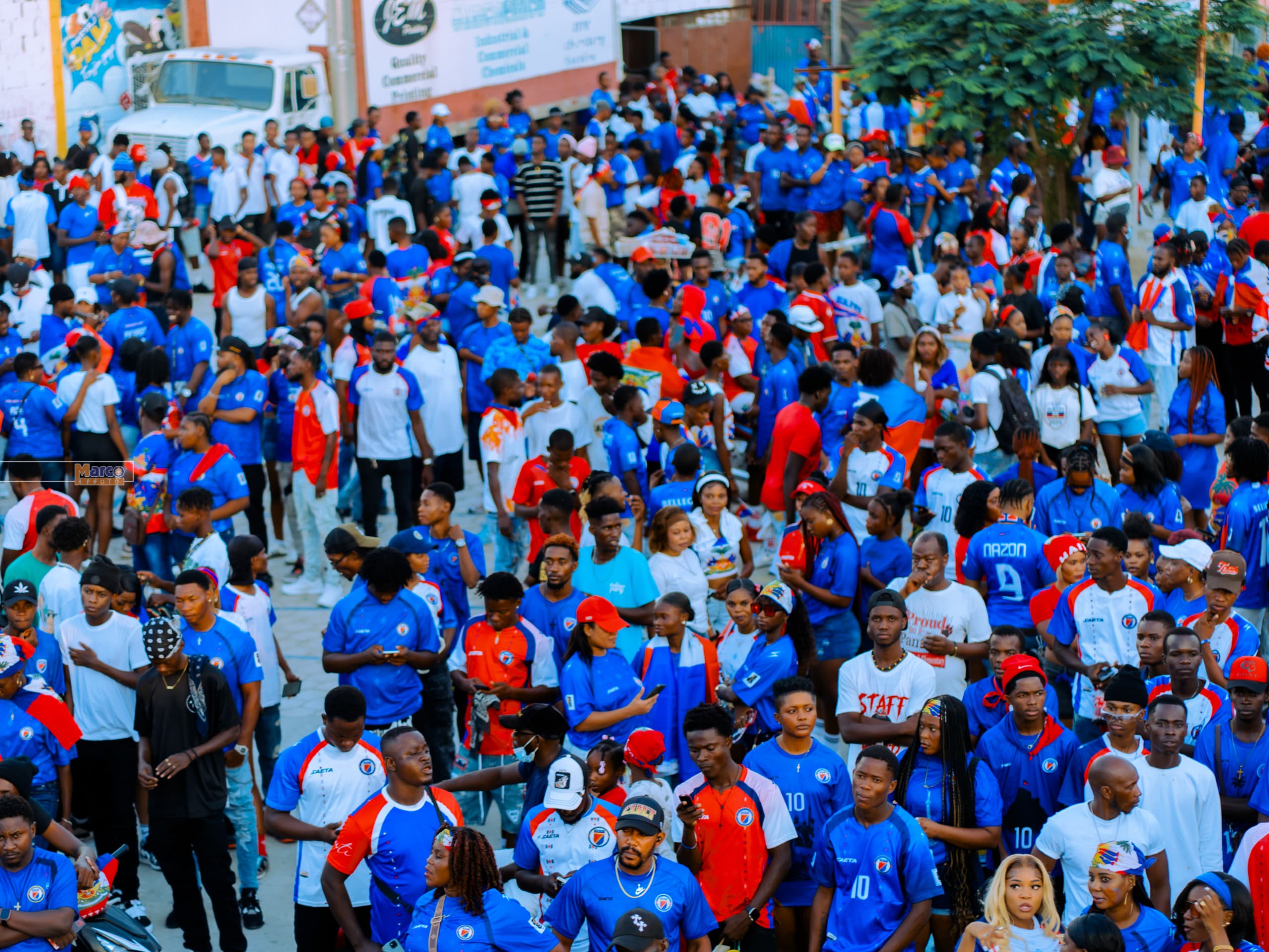 Gonaïves Rallies Behind the Grenadiers