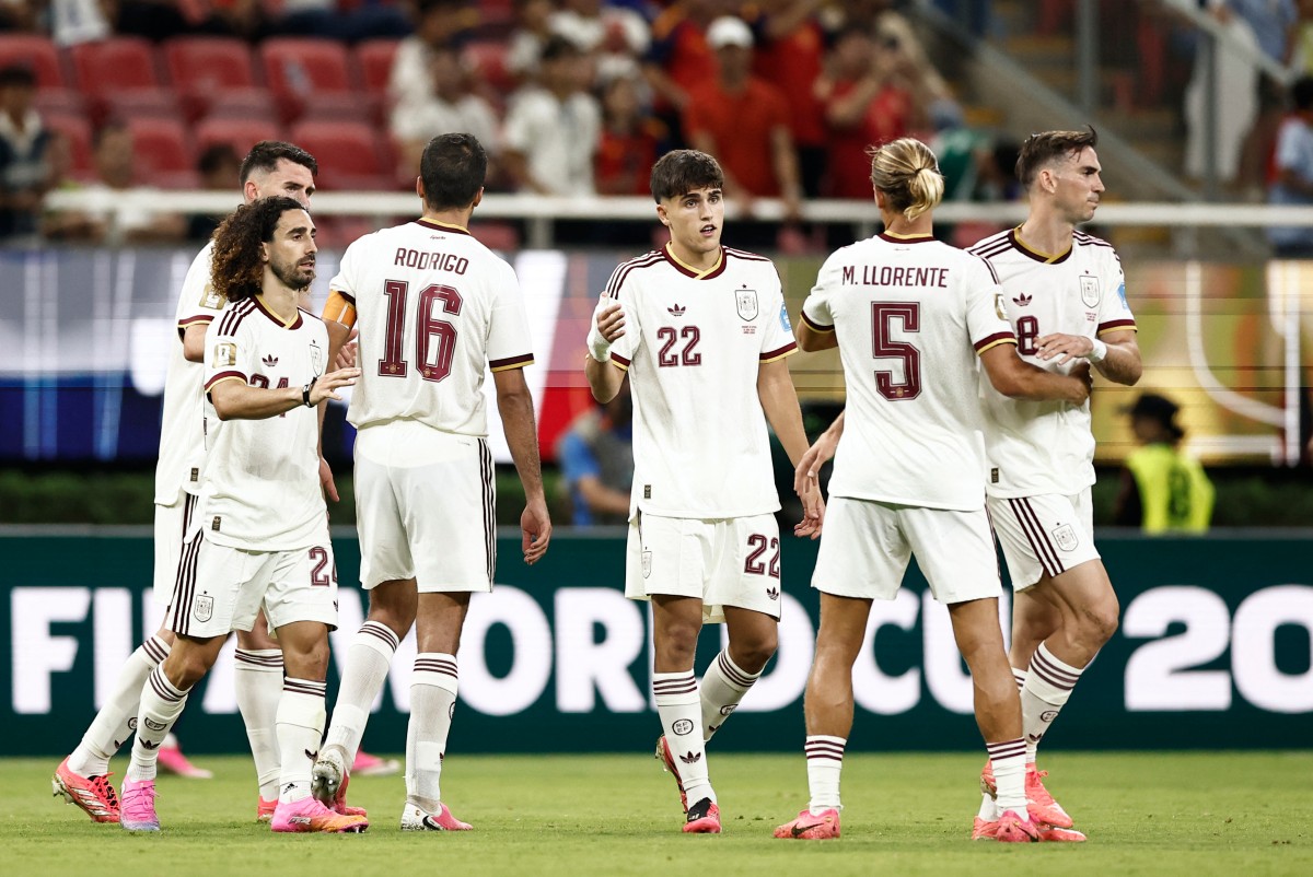 Mondial: la Roja se hisse en 16e en battant péniblement l'Uruguay, éliminé