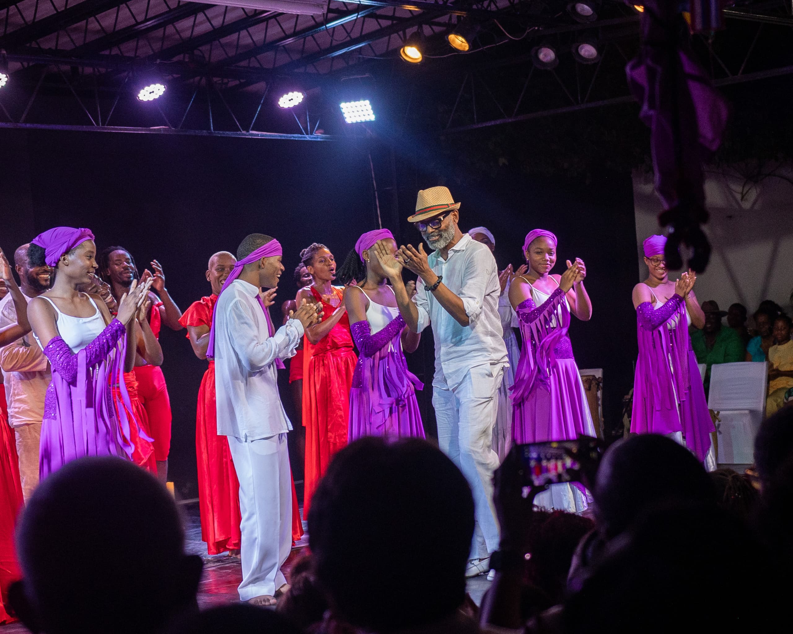 Chimen Limyè » : un spectacle qui annonce en beauté les 40 ans de danse de Jean René Delsoin