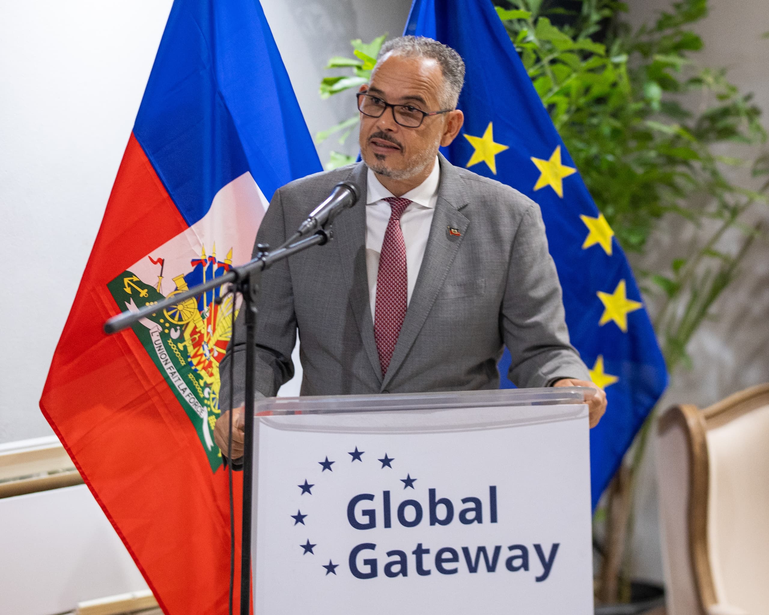 Le Premier ministre Fils-Aimé appelle à un nouveau partenariat économique au lancement du Forum national des Investissements