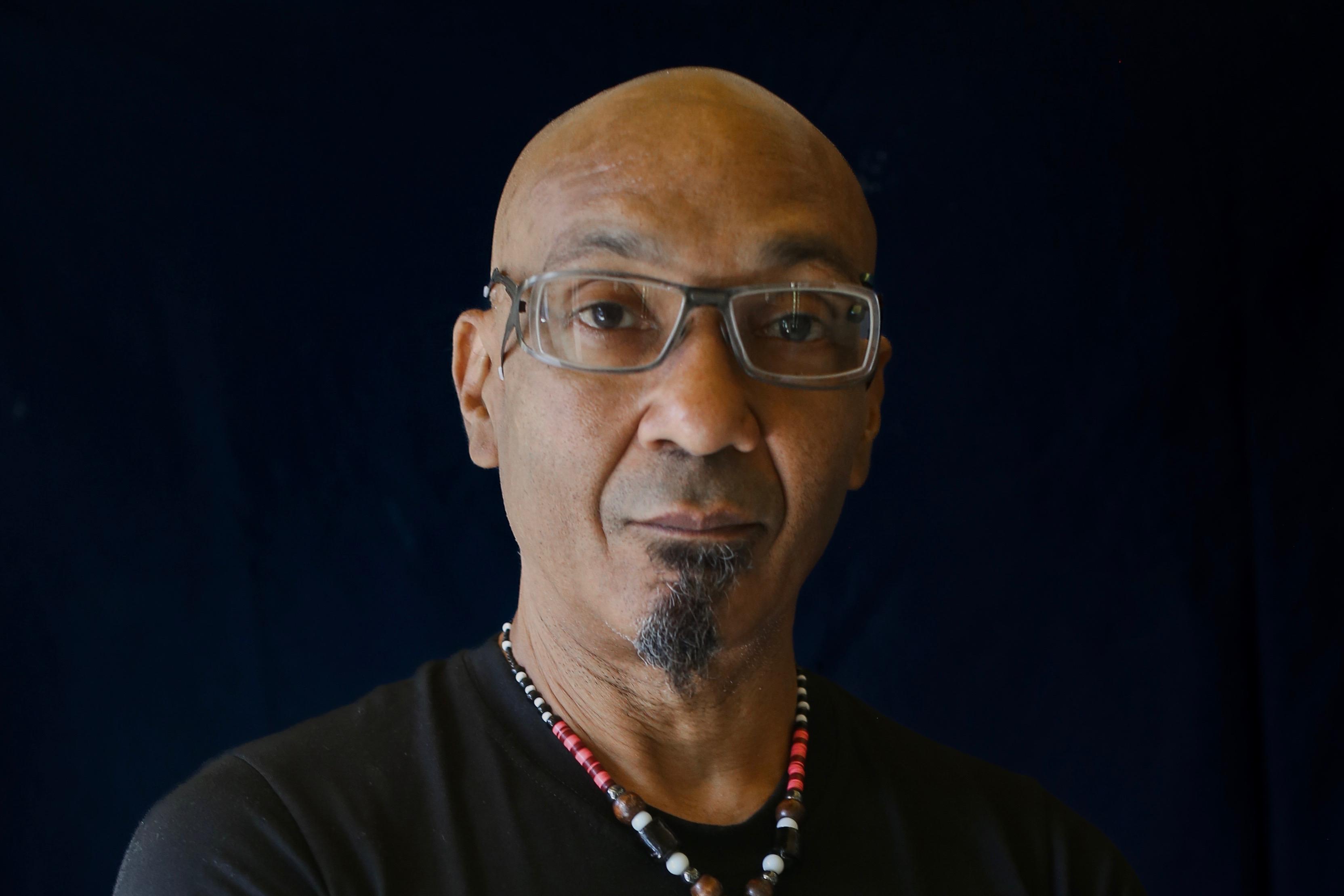 Amsterdam accueille une exposition solo de l'artiste haïtien Maksaens Denis
