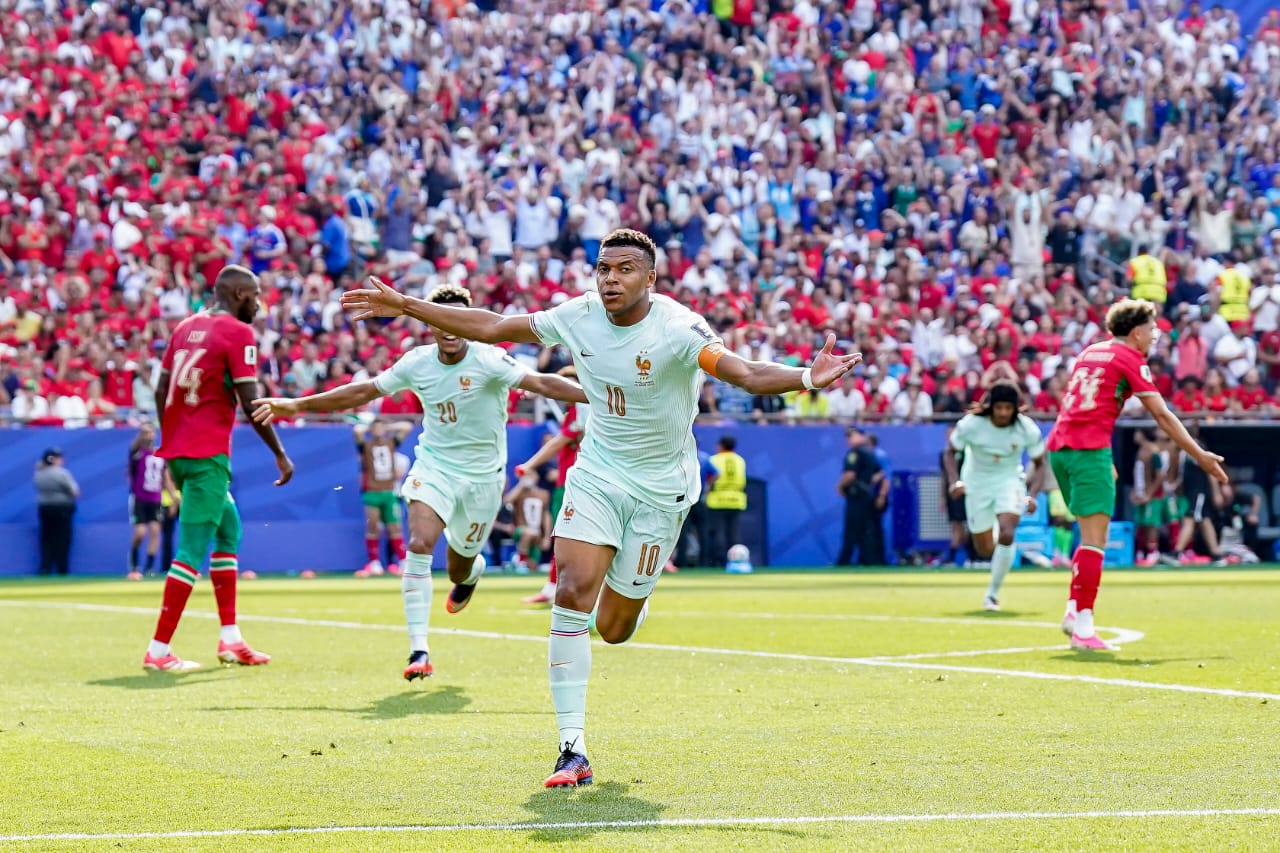 La France atteint les demi-finales du Mondial pour la 8e fois