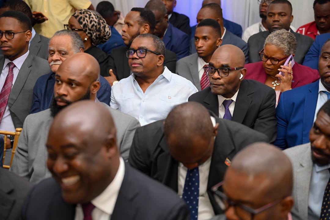 Le CEP invite les 316 partis politiques agréés à se regrouper...