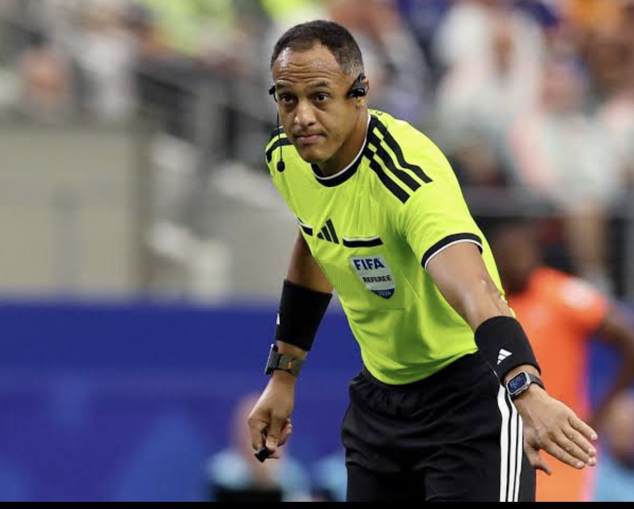 L'Américain Ismail Elfath arbitrera Argentine-Angleterre