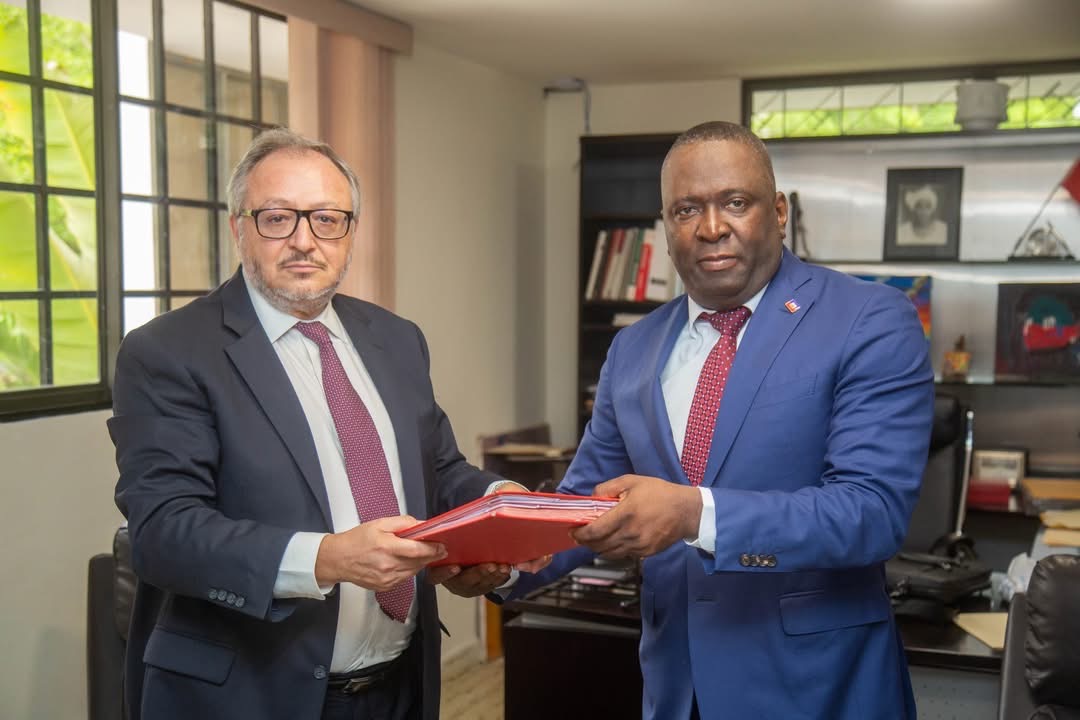 Signature d’un accord entre l’État haïtien et la Force de répression des gangs