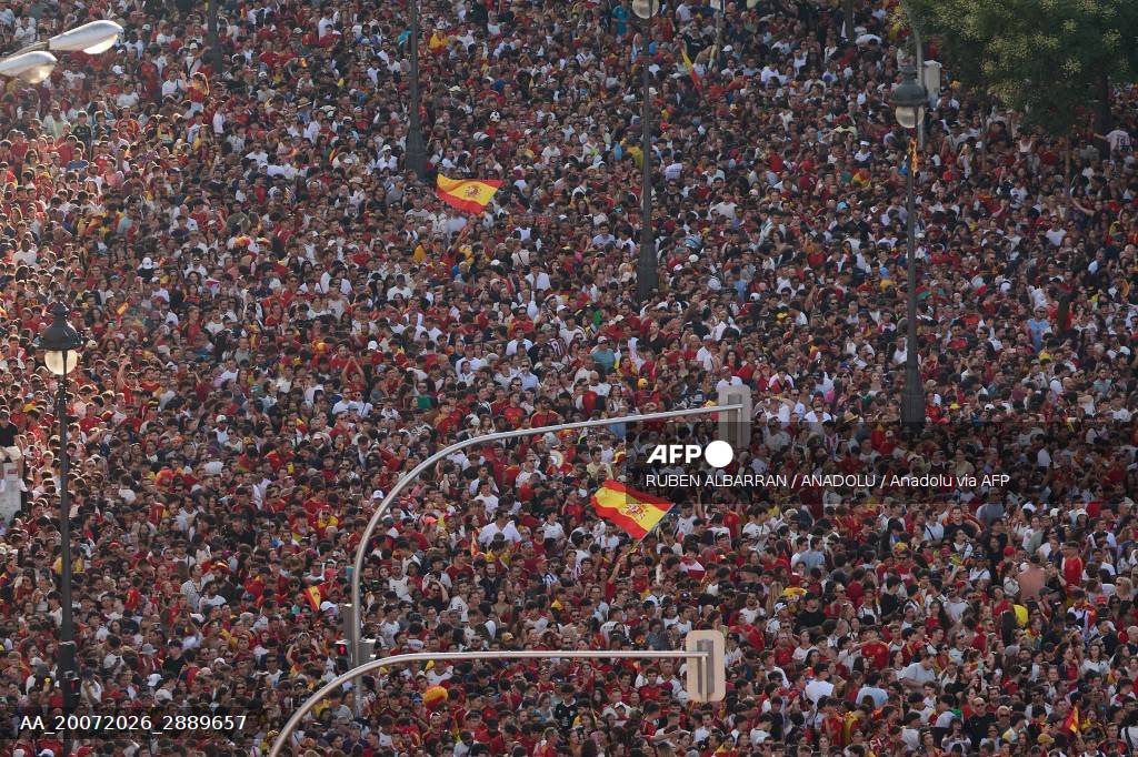 Plus d'un million de personnes dans les rues de Madrid pour accueillir les champions du monde