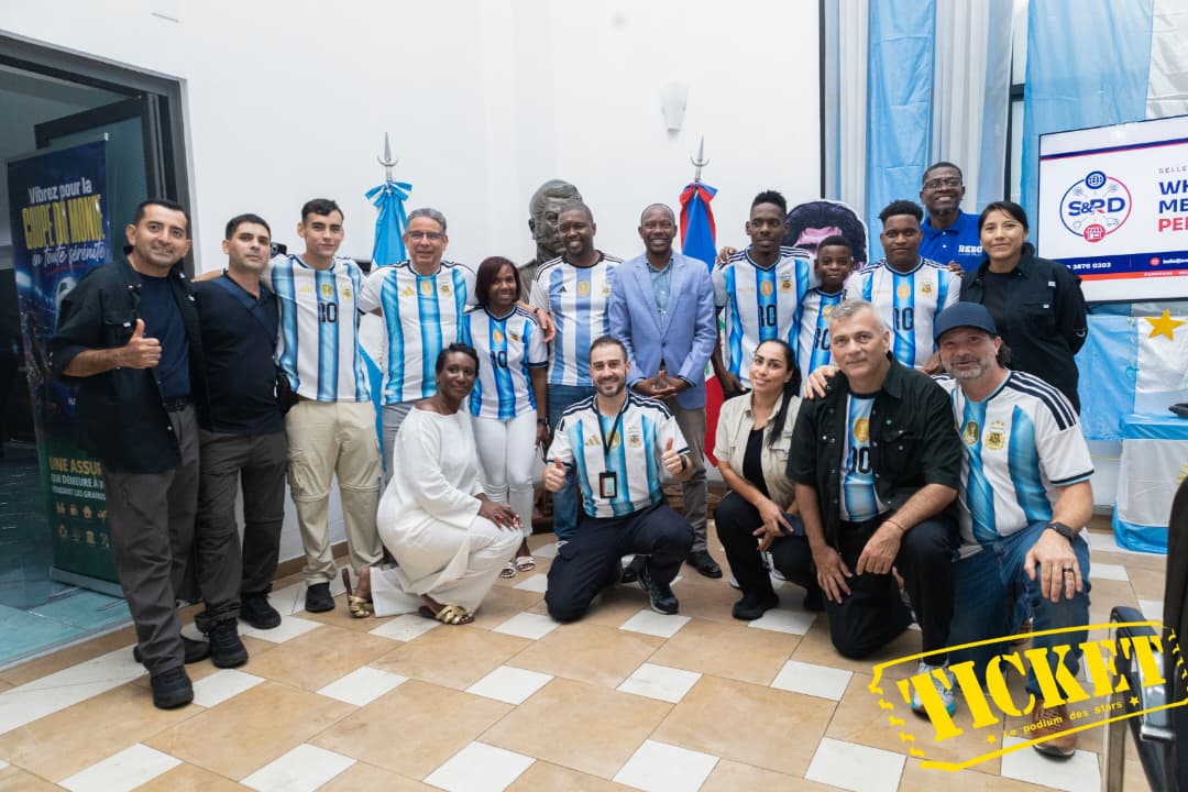 L'ambassade d'Argentine en Haïti réunit diplomates et invités pour la finale Argentine-Espagne