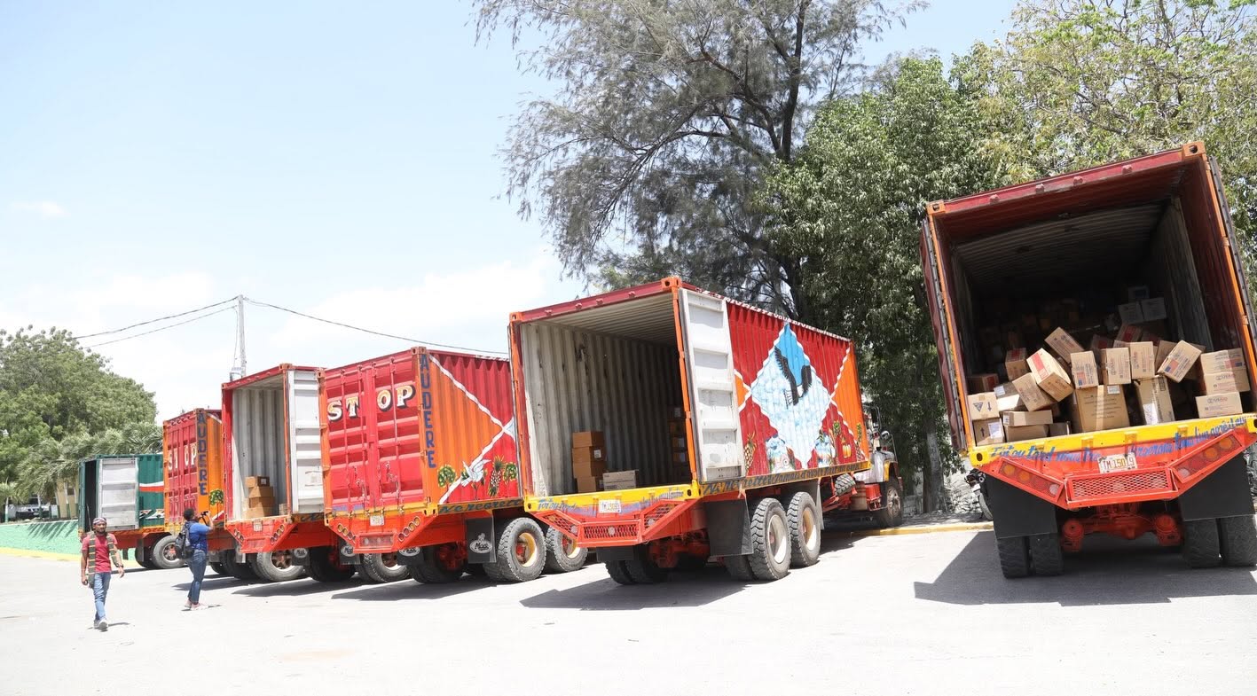 Dix camions de médicaments mobilisés pour préparer les départements aux éventuelles urgences cycloniques