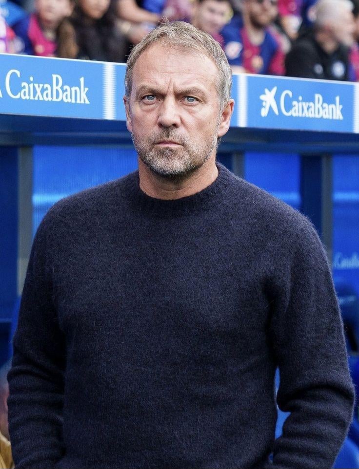 Le Barça doit recruter en attaque, mais " cela dépend de Ferran Torres ", estime Hansi Flick